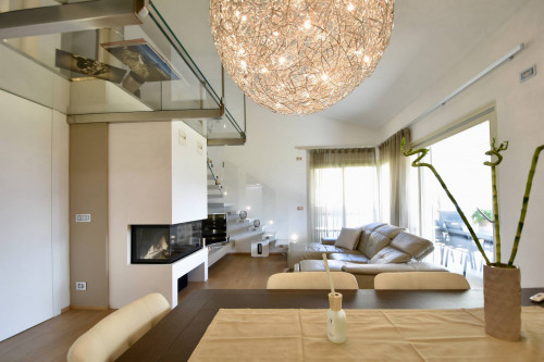 Luxus-Attico in Bozen-Gries: Eleganz & Traumausblick