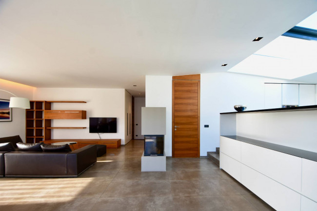 Exklusive 4-Zimmer-Attikawohnung mit luxuriöser Ausstattung und großer Terrasse