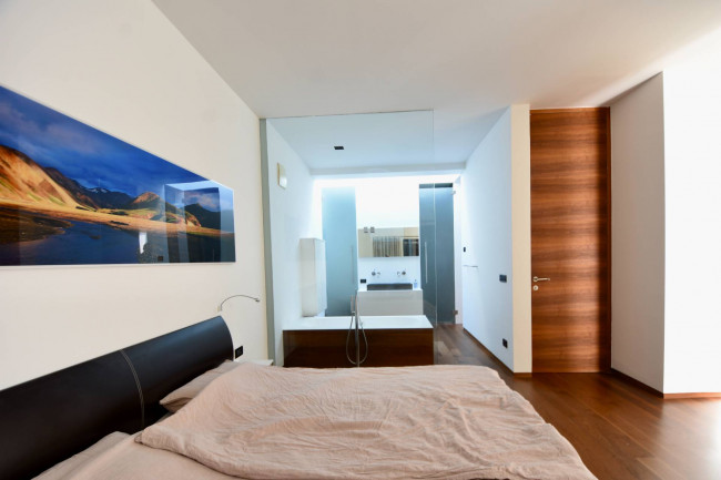 Exklusive 4-Zimmer-Attikawohnung mit luxuriöser Ausstattung und großer Terrasse