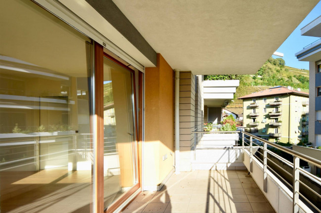 Ampio quadrilocale con terrazza grande
