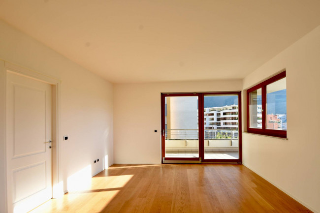 Ampio quadrilocale con terrazza grande