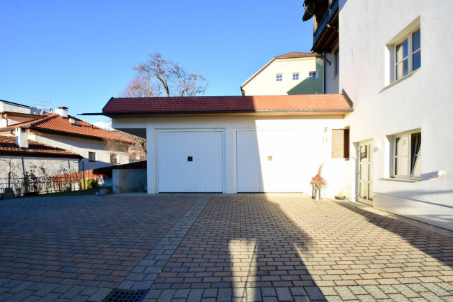 Vielseitig nutzbares Gewerbeobjekt mit Stellplätzen und Ausblick in Mals