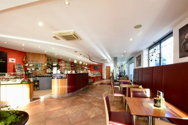 Vielseitig nutzbares Gewerbeobjekt mit Stellplätzen und Ausblick in Mals