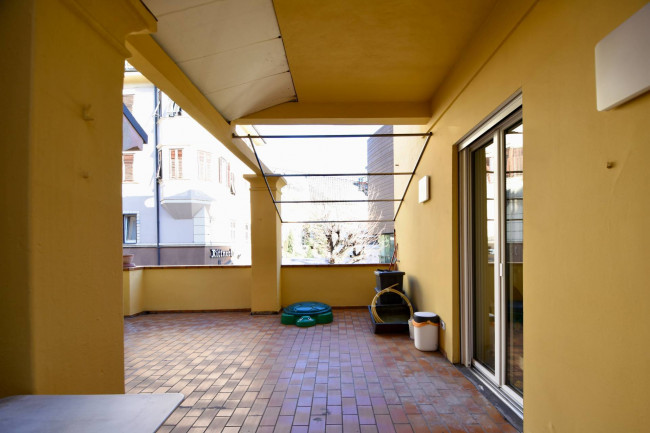 Möblierte 3-Zimmer-Wohnung im Zentrum von Bozen mit Terrasse, Dachboden und Garage