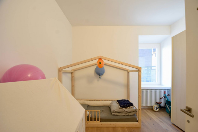 Möblierte 3-Zimmer-Wohnung im Zentrum von Bozen mit Terrasse, Dachboden und Garage