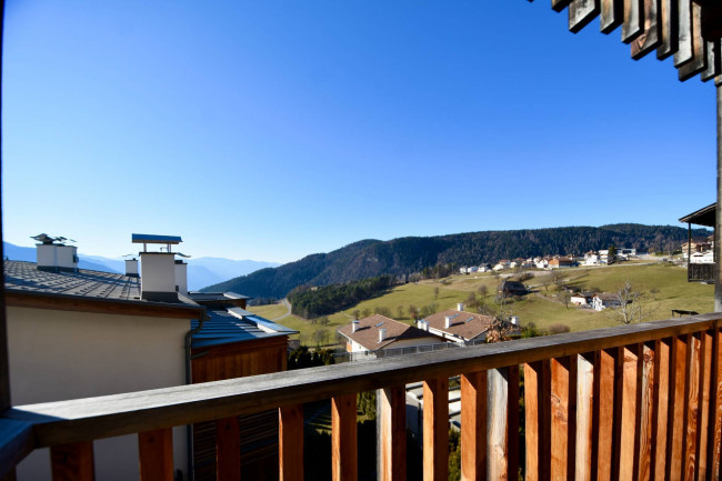 3-Zimmer-Wohnung mit Panoramablick auf die Dolomiten in Jenesien