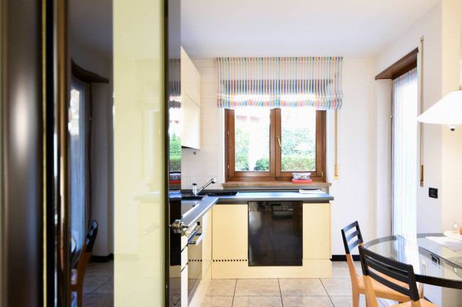 Dreizimmerwohnung in exklusiver Residenz mit Garten