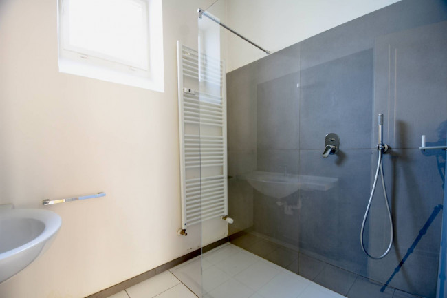 Geräumige 4-Zimmer-Wohnung mit Keller und Autostellplatz in Bozen Dorf