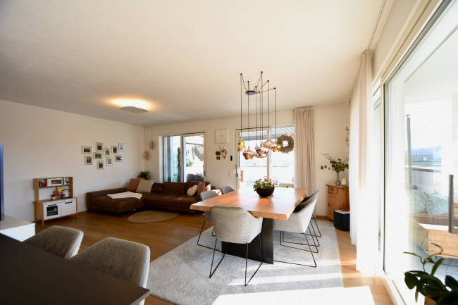 Lichtdurchflutete 4-Zimmer-Wohnung mit Panoramaterrasse in Eppan/Gand zu verkaufen