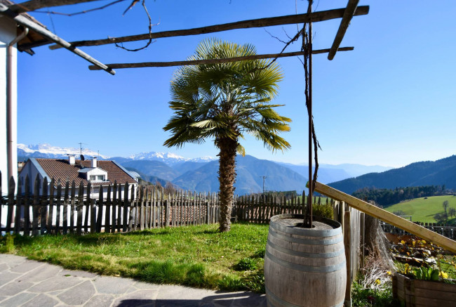 Sonnige Doppelhaushälfte mit Dolomitenblick und Garten