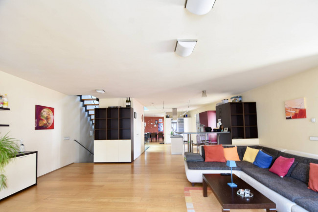 Großzügige 4-Zimmer-Attikawohnung mit Panoramablick über den Dächern Bozens