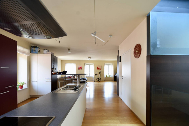 Großzügige 4-Zimmer-Attikawohnung mit Panoramablick über den Dächern Bozens