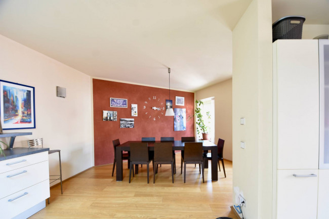 Großzügige 4-Zimmer-Attikawohnung mit Panoramablick über den Dächern Bozens