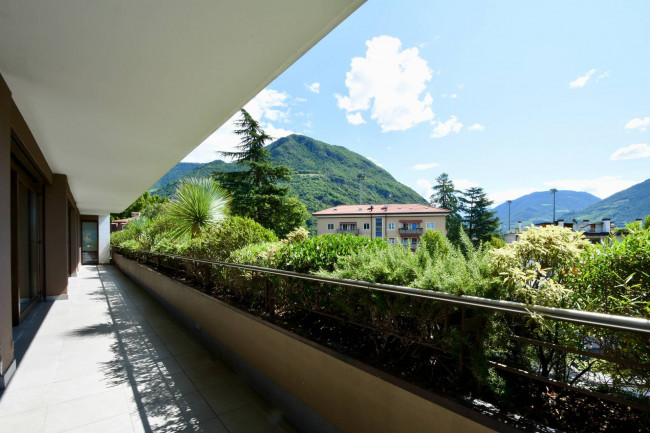 Exklusives Penthouse über zwei Etagen mit Terrassen und Mehrfachgarage in Bozen/Gries