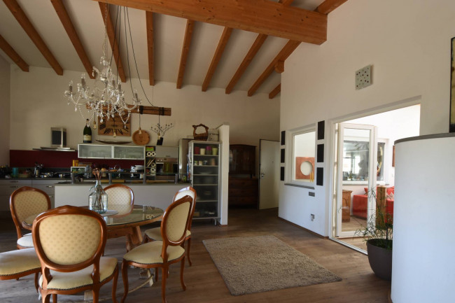 Gewerbehalle mit Büro und Dienstwohnung in Terlan/Siebeneich