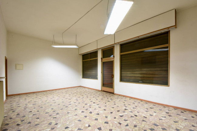 Gewerbefläche mit Geschäftslokal, Magazin und Lager in strategischer Lage von Bozen