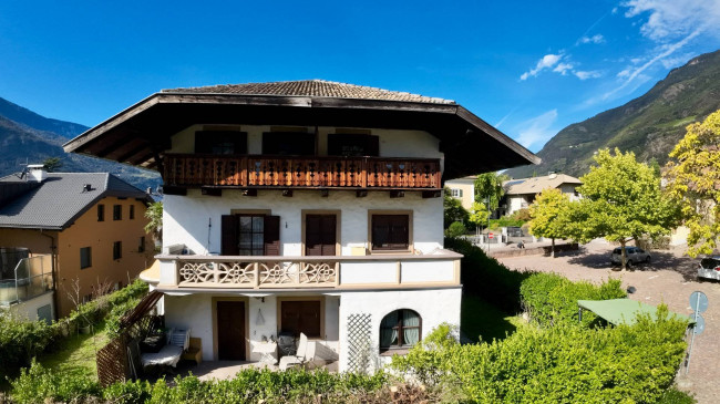 Geschlossener Hof „Thuillehof“ in sonniger Lage von Terlan zu verkaufen