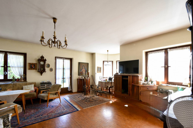 Geschlossener Hof „Thuillehof“ in sonniger Lage von Terlan zu verkaufen