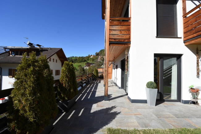 Lichtdurchflutete 3-Zimmer-Gartenwohnung mit großzügiger Sonnenterrasse und Panoramablick in Tiers