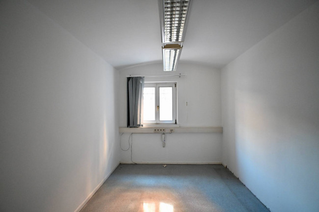 Zentral gelegenes Studio mit vier Räumen, Keller und barrierefreiem Zugang