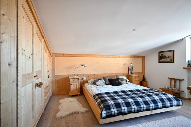 Elegantes 4-Zimmer-Dachgeschoss-Duplex mit Panoramablick in zentraler Lage von St. Magdalena – Villnößtal