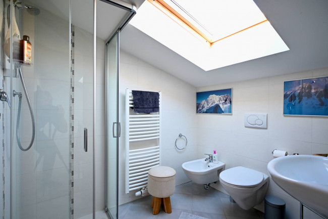 Elegantes 4-Zimmer-Dachgeschoss-Duplex mit Panoramablick in zentraler Lage von St. Magdalena – Villnößtal