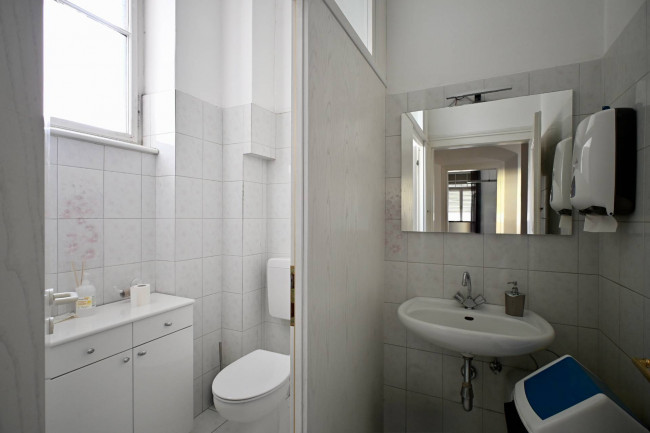 Großzügiges Büro mit Terrassen und Balkon in der Leonardo-da-Vinci-Straße