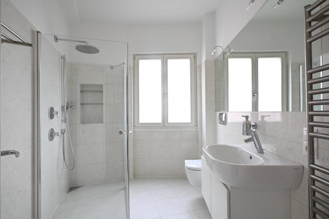 Großzügige 4-Zimmer-Wohnung mit Veranden, Garage und Keller in Bozen-Gries