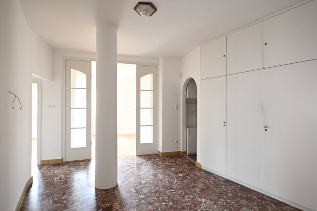 Großzügige 4-Zimmer-Wohnung mit Veranden, Garage und Keller in Bozen-Gries