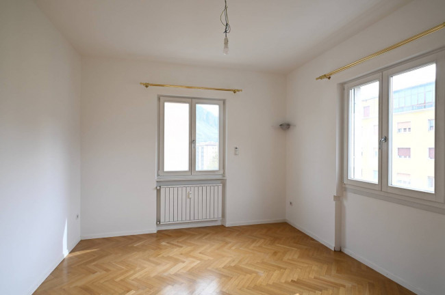 Großzügige 4-Zimmer-Wohnung mit Veranden, Garage und Keller in Bozen-Gries
