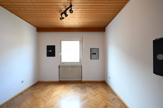 Großzügige 5-Zimmer-Wohnung auf zwei Ebenen mit zwei Veranden, Garage und Keller in Bozen-Gries