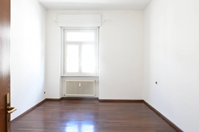 Grande trilocale con balcone in centro a Bolzano