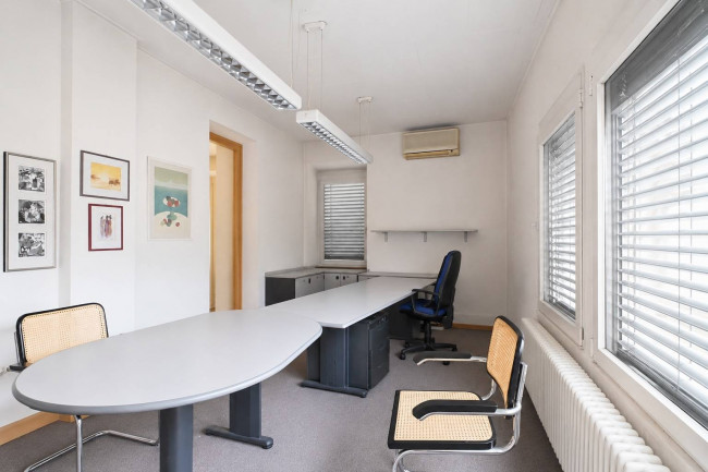 Großzügige Bürofläche mit drei Büroräumen im Zentrum von Meran