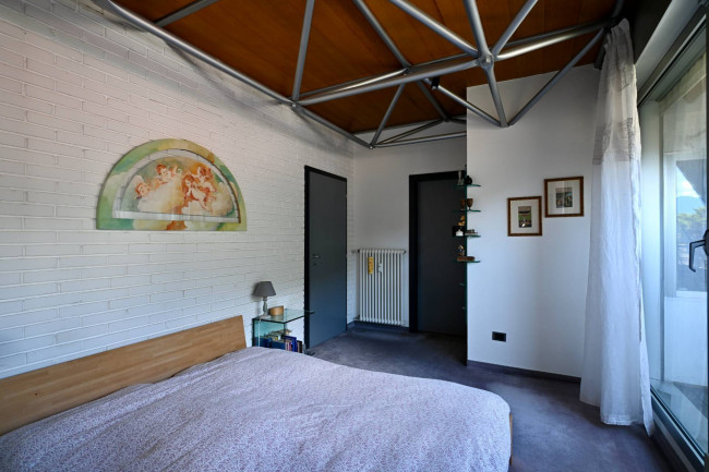 Exklusive 4-Zimmer-Attikawohnung mit Garage und Autostellplatz in zentraler Lage von Bozen