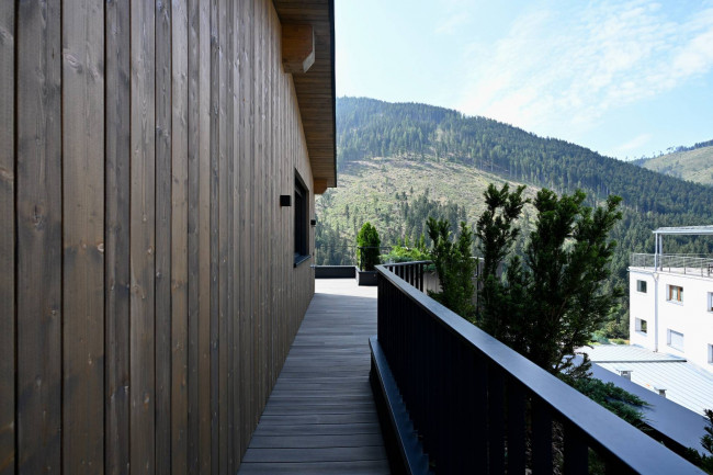 Exklusive 3-Zimmer-Attikawohnung mit Panoramaterrasse, Whirlpool und Blick auf den Latemar und den Rosengarten