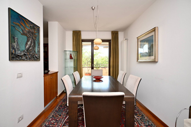 Großzügige 5-Zimmer-Wohnung mit drei Terrassen und 3-fach Garage