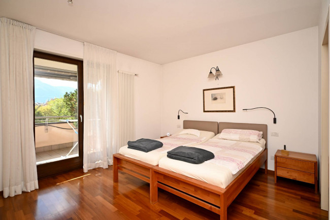 Großzügige 5-Zimmer-Wohnung mit drei Terrassen und 3-fach Garage