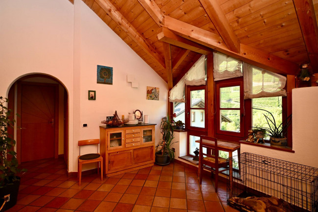 Idyllisches Haus mit großzügigem Garten in Kardaun zu verkaufen