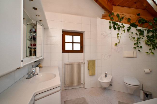Idyllisches Haus mit großzügigem Garten in Kardaun zu verkaufen