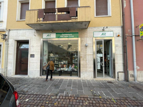 Locale commerciale a Monfalcone