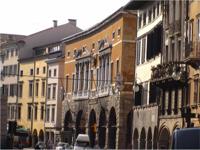 Negozio - Loc.Com. UDINE vendita    Rem srl