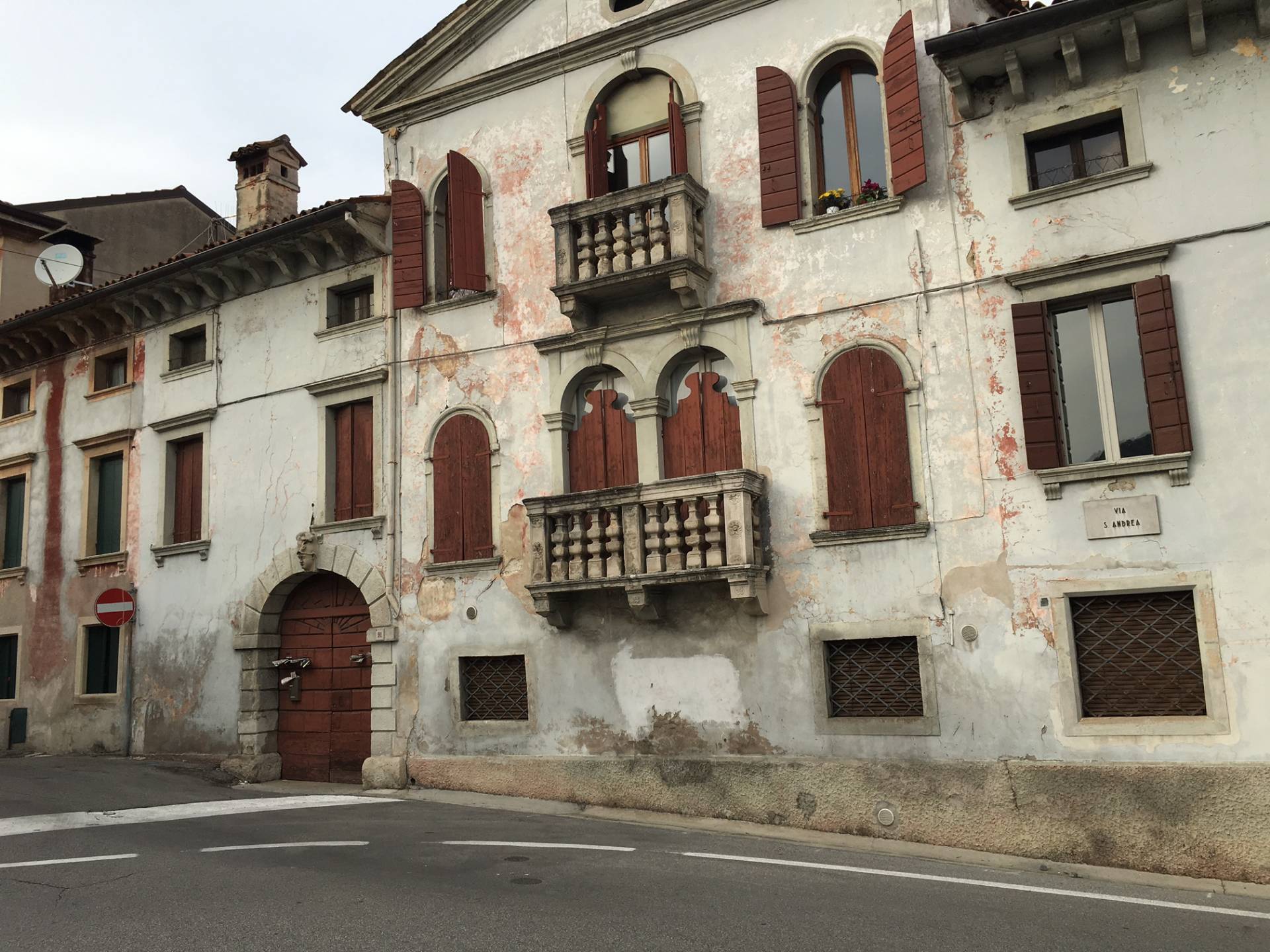 Stabile intero - Palazzo VITTORIO VENETO vendita    Rem srl