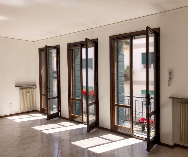 3 Camere