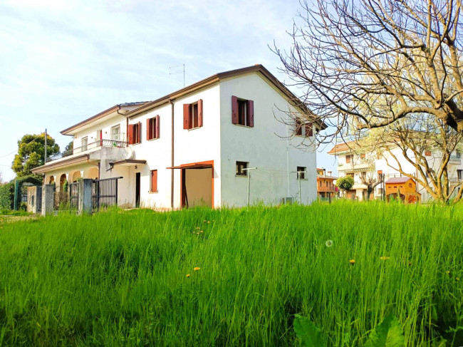 Abbinata/Bifamiliare