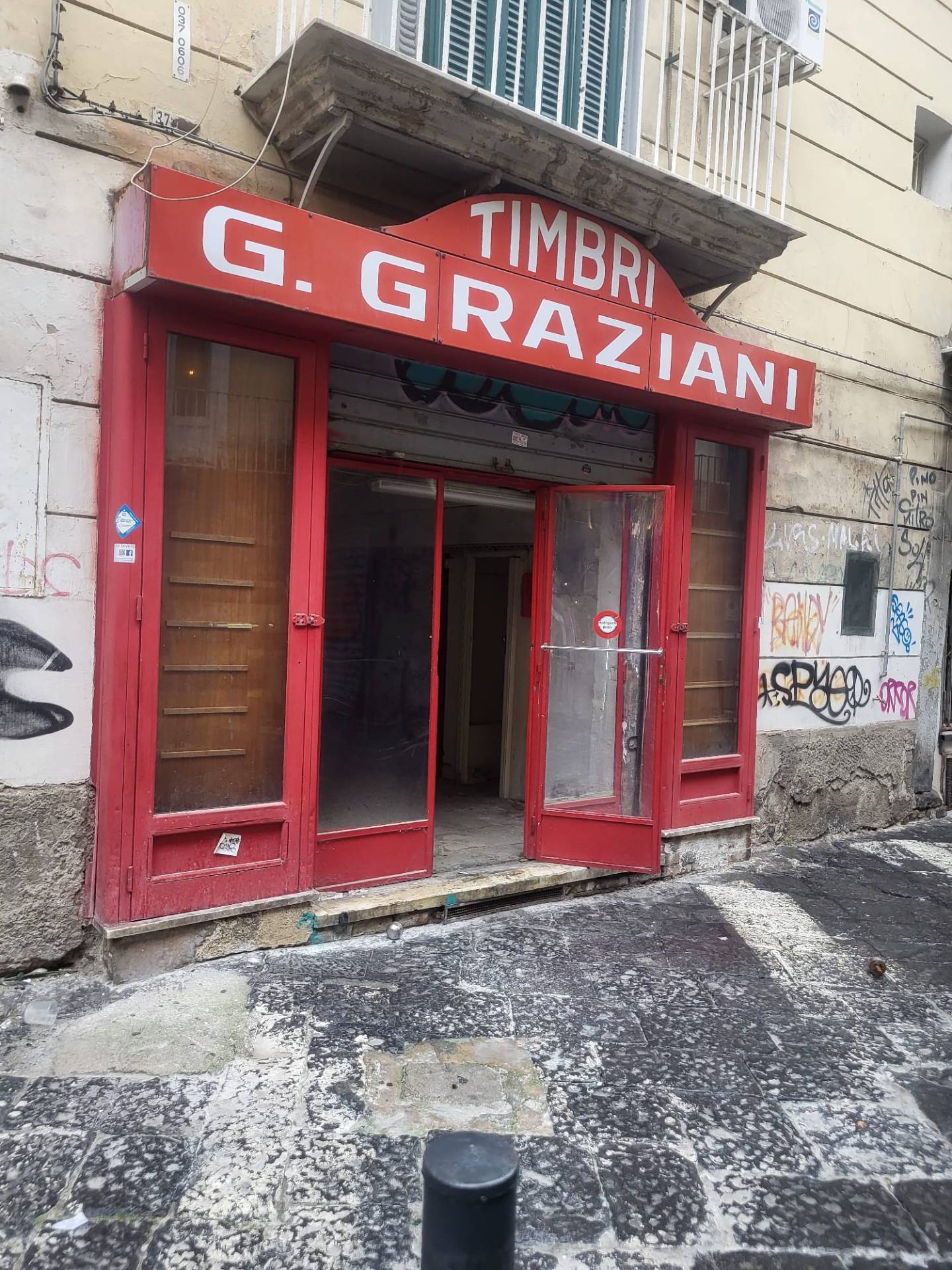 Attività commerciale in affitto a Chiaia, Napoli (NA)