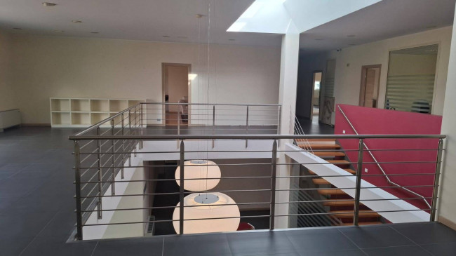 Locale commerciale in vendita a Pisa