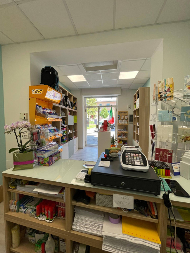 Locale Commerciale in vendita a Pisa