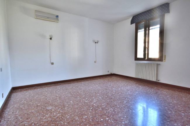 Villa in vendita a Pisa