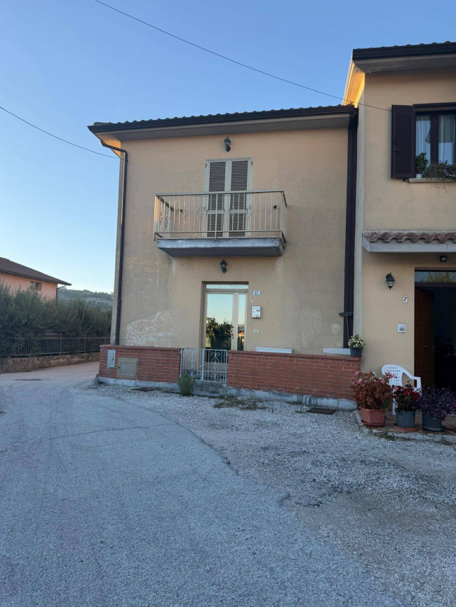 Casa Indipendente a Gualdo Tadino