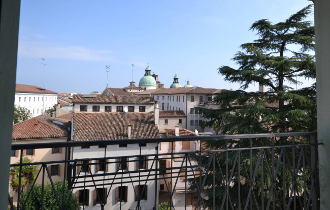 4 Camere o più in Vendita a Treviso